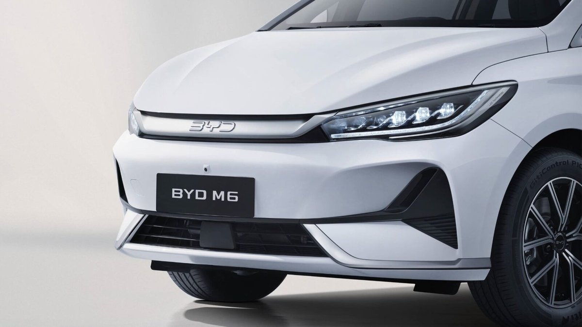 Đầu xe BYD M6