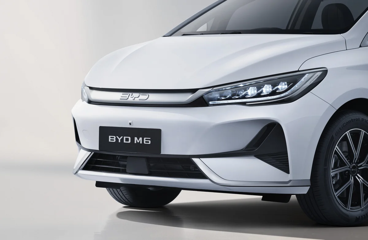BYD M6 Gallery