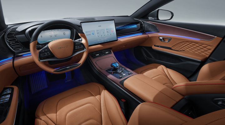 DiLink Cockpit BYD