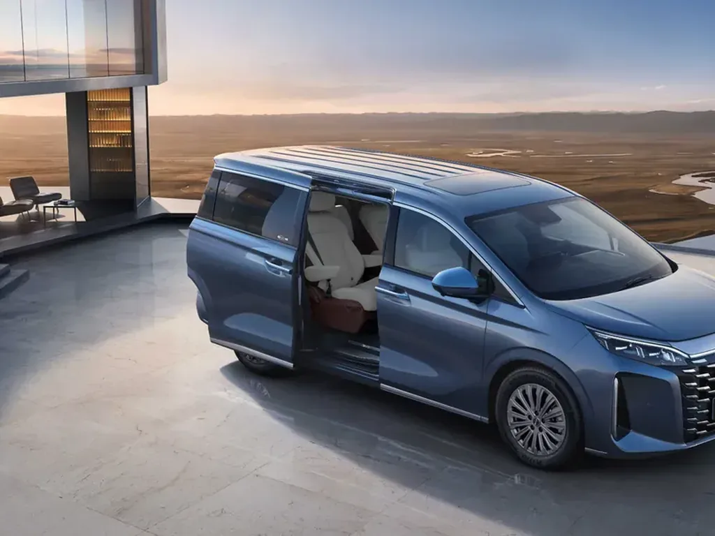 Cửa trượt điện BYD M9