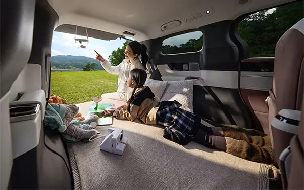 Gập ghế BYD M9 thành khoang nghỉ khi cắm trại