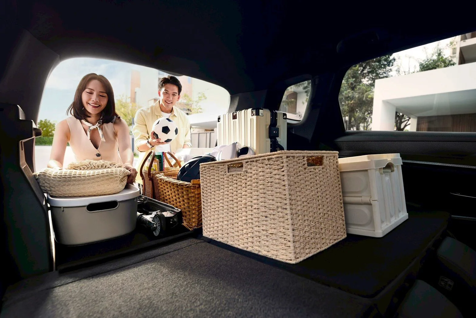 Cốp BYD Sealion 5 cho chuyến picnic