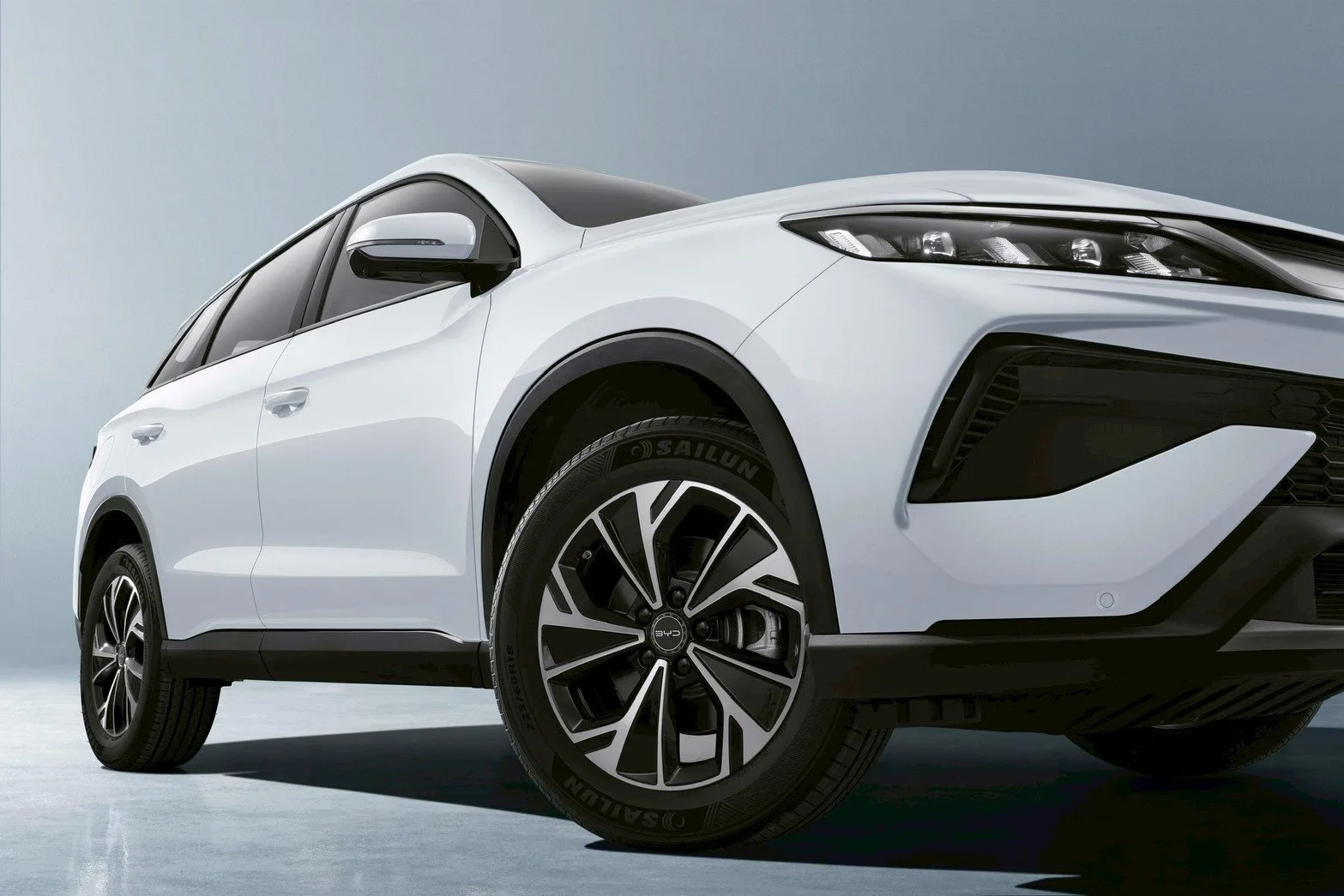 Mâm hợp kim 18 inch hai tông màu BYD Sealion 5